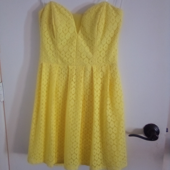 Dress - Picture 2 of 4